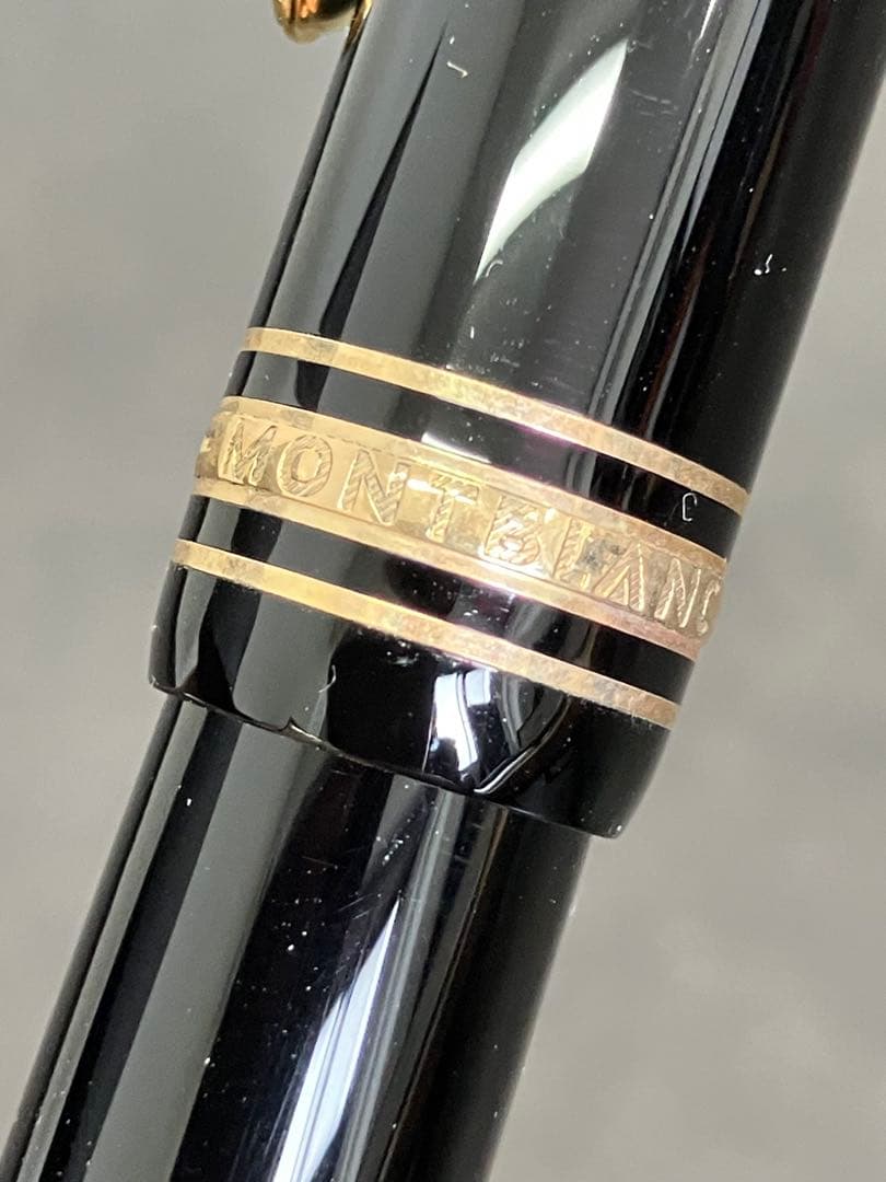 未使用　Montblanc モンブラン　万年筆 黒 専用ケース14K 585刻印