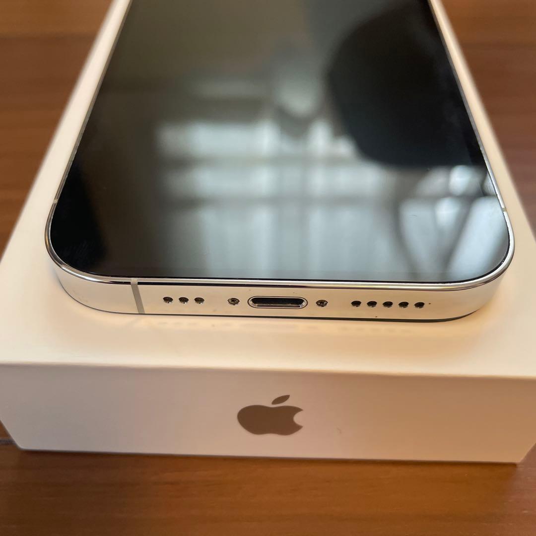 傷ほぼ無し　Apple iPhone 14 Pro シルバー 本体