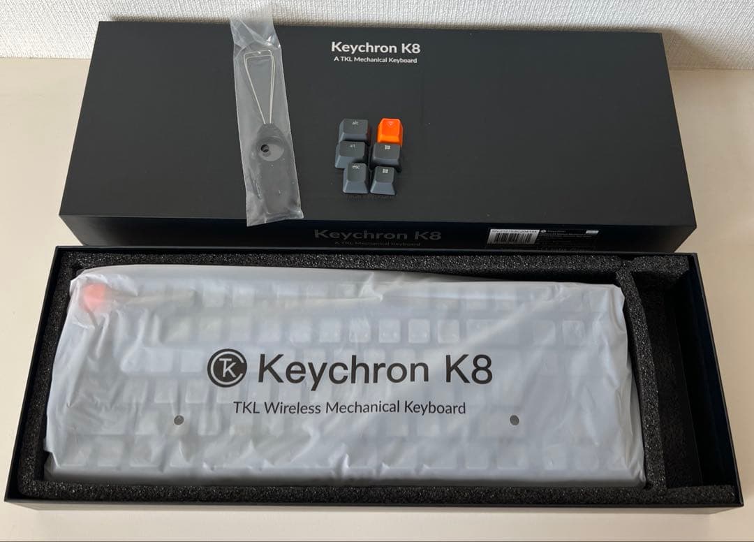 Keychron K8 ワイヤレスキーボード 青軸　USBケーブルなし