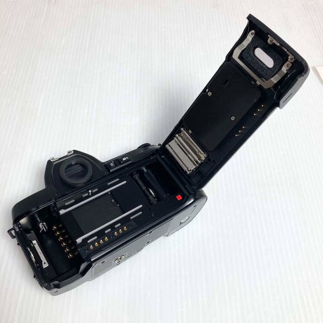 極美品 Nikon フィルム一眼レフカメラ F-801 ボディ MF-21