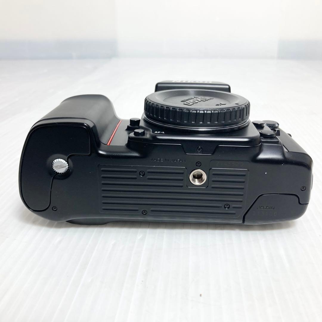 極美品 Nikon フィルム一眼レフカメラ F-801 ボディ MF-21