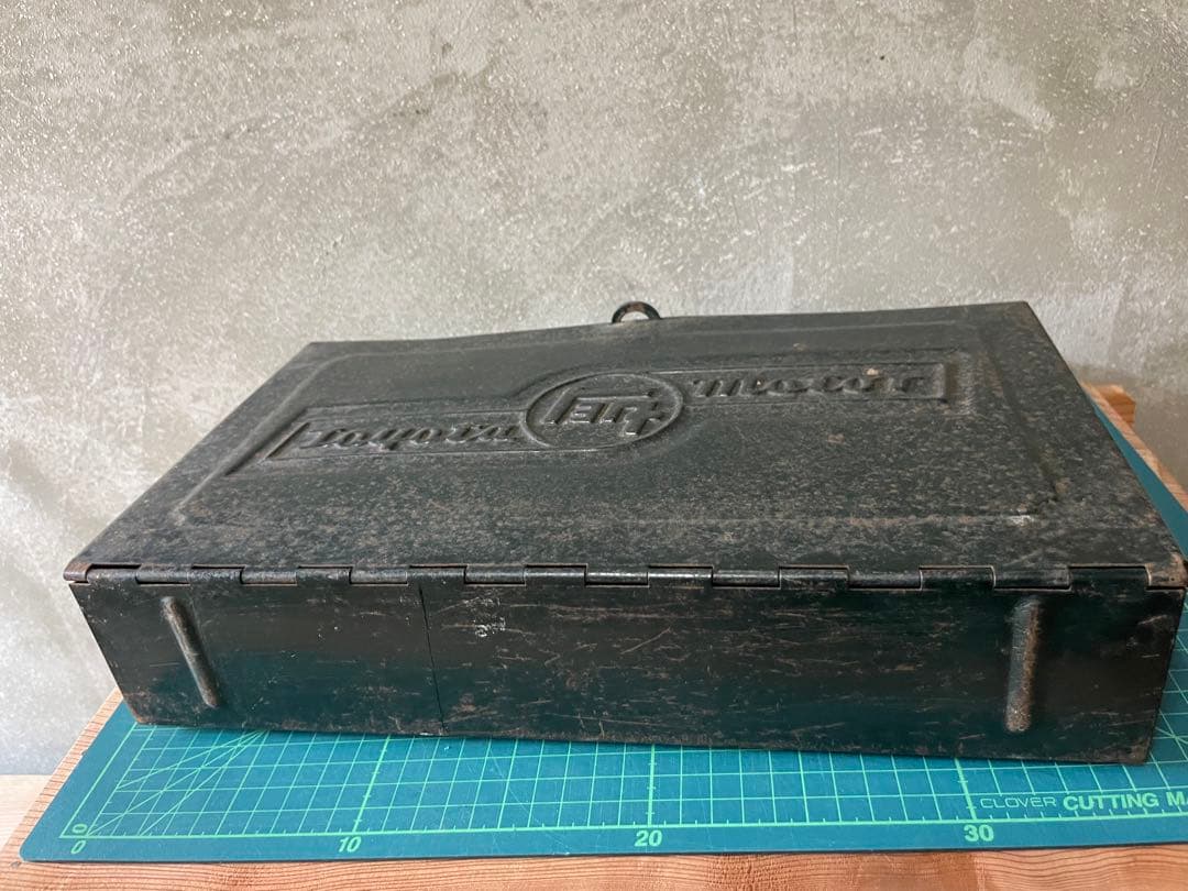 トヨタ　工具箱　レトロ　鉄製　レア【m543 toyota motor 道具箱】