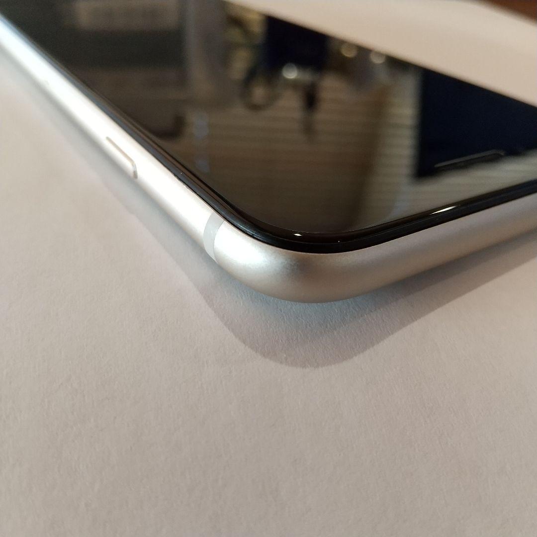 iPhone SE3 128Gb SIMフリー スターライト　白色　603241