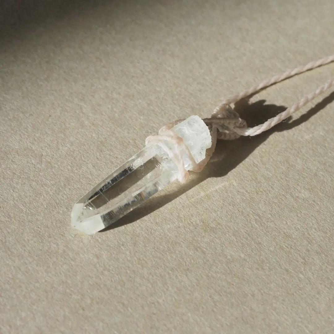 ヒマラヤ水晶 ガネーシュヒマール産 アイボリー マクラメ ネックレス