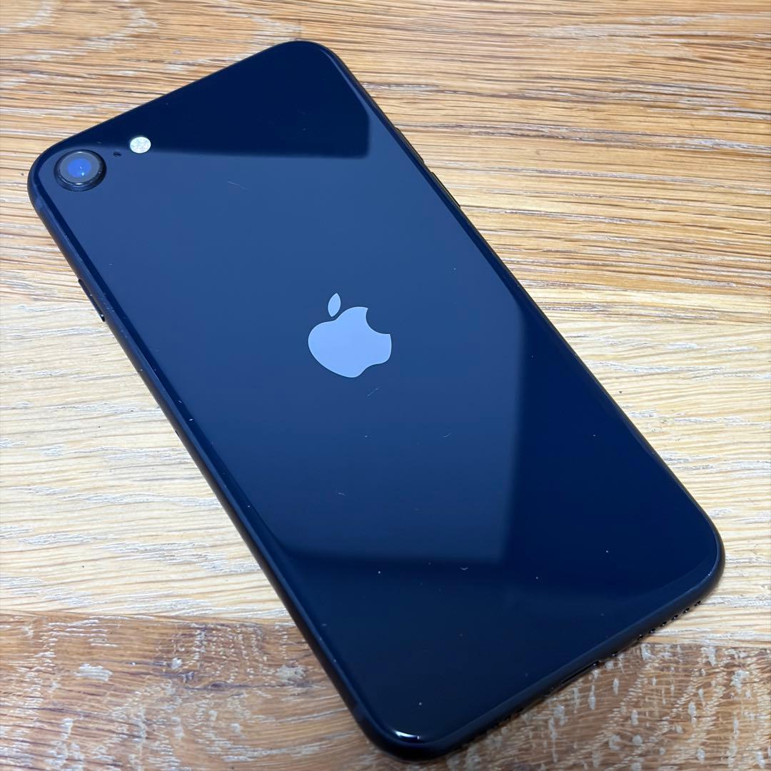 ぶ*ん様 バッテリー新品　iPhoneSE第3世代64GB SIMフリー　美品