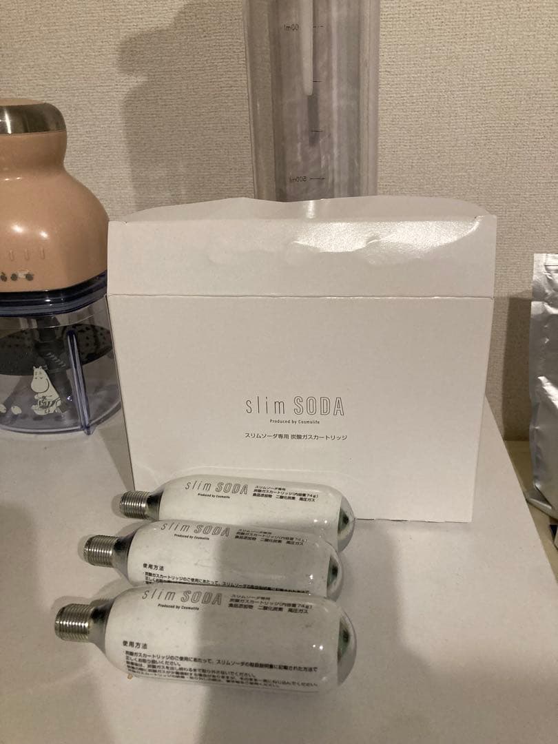 slim SODA 炭酸水メーカー 本体とボンベ3本