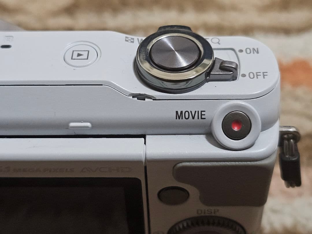 ​【動作確認済】Sony NEX-3N ホワイト ボディ（実用品・バッテリー付）