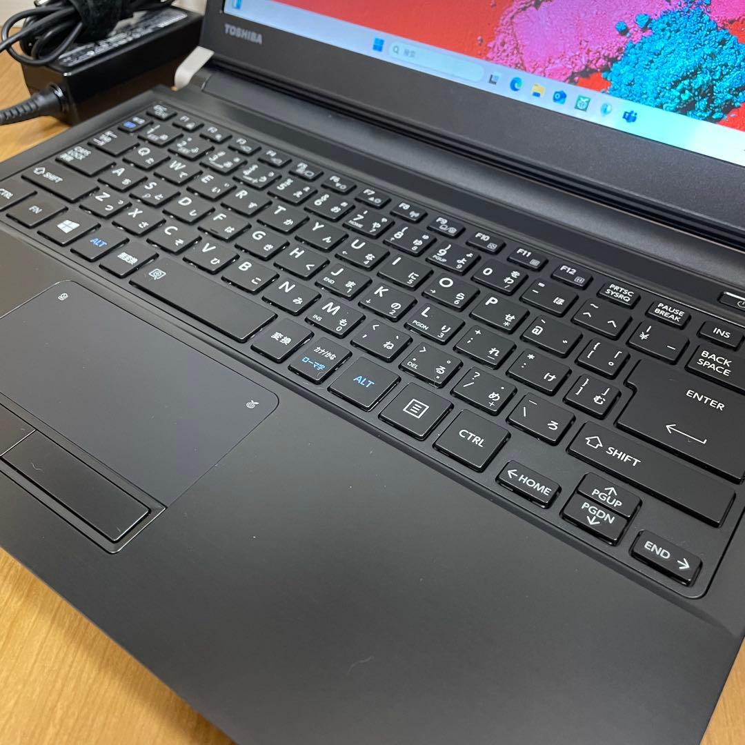 東芝 dynabook R73/F 第6世代i3