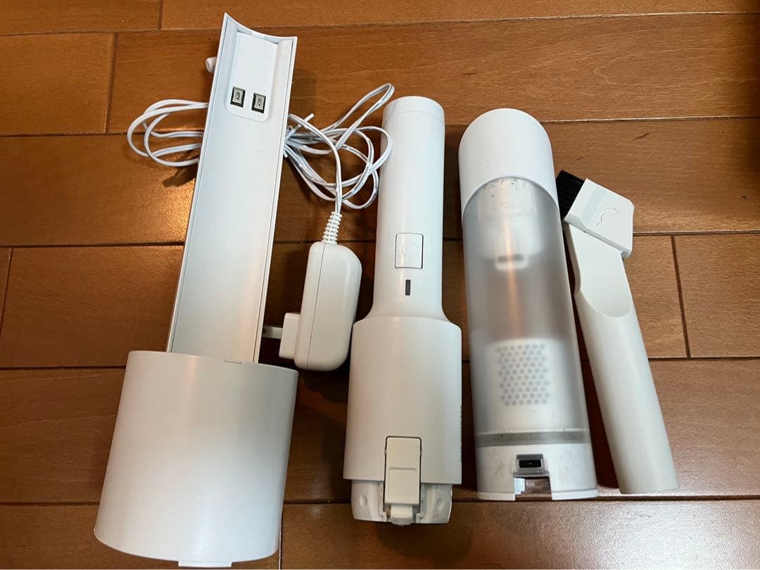 アイリスオーヤマ　ハンディクリーナー　充電スタンド付き　吸引力強化モデル