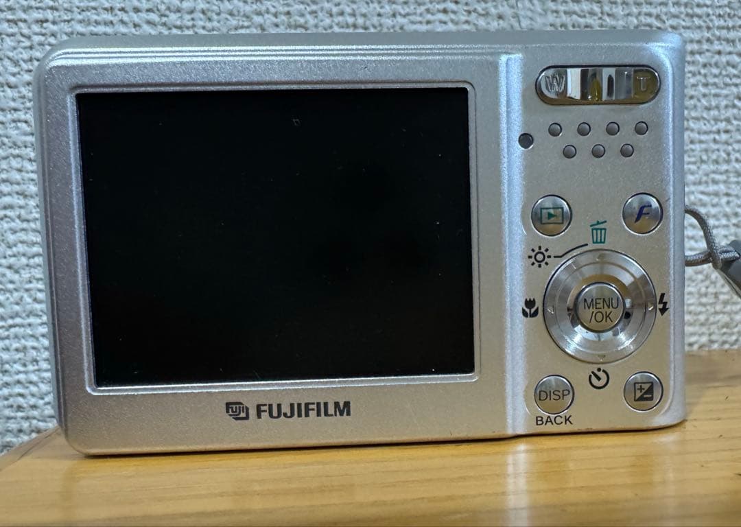 動作品　美品　Fujifilm FinePix F30 デジタルカメラ