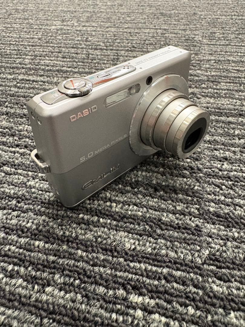 【極美品】 CASIO EX-Z500 EXILIM デジカメ シルバー 外箱付