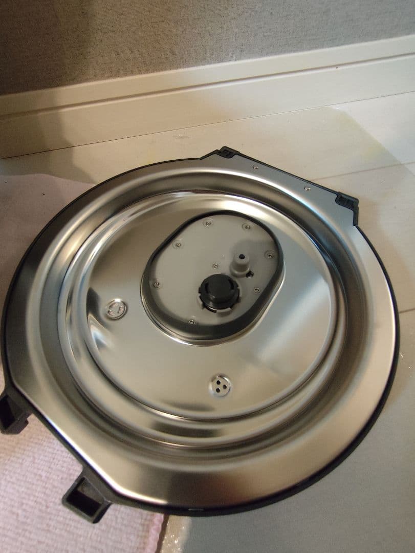ジャンク Panasonic 可変圧力IHジャー炊飯器 SR-V18BB