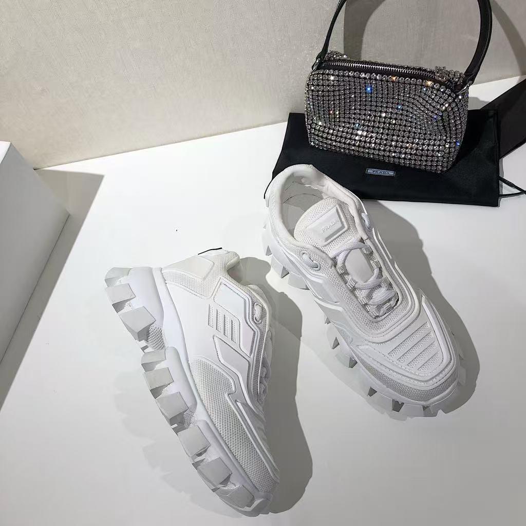 PRADA クラウドバスト サンダー ホワイト