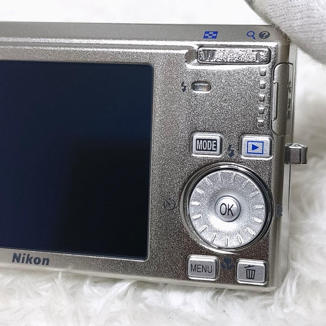 美品✨NIKON COOLPIX S510 シルバー オールドコンデジ