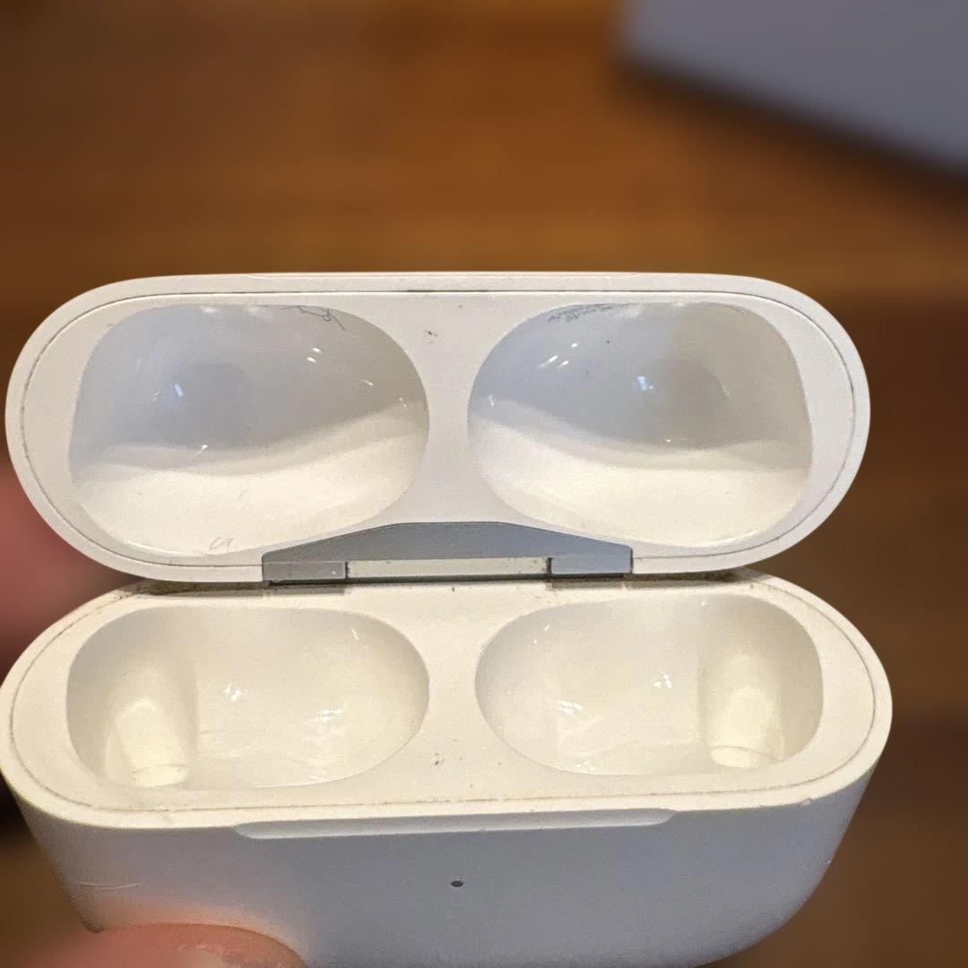 AirPods Pro Apple純正MagSafe充電ケース （第二世代）