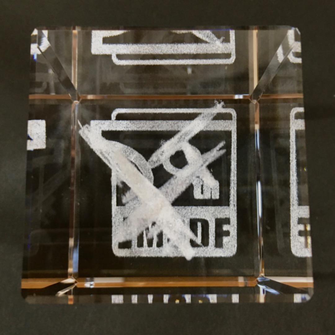 ○【非売品】海上自衛隊創設50周年 記念品 クリスタルブロック 箱付き【超美品】