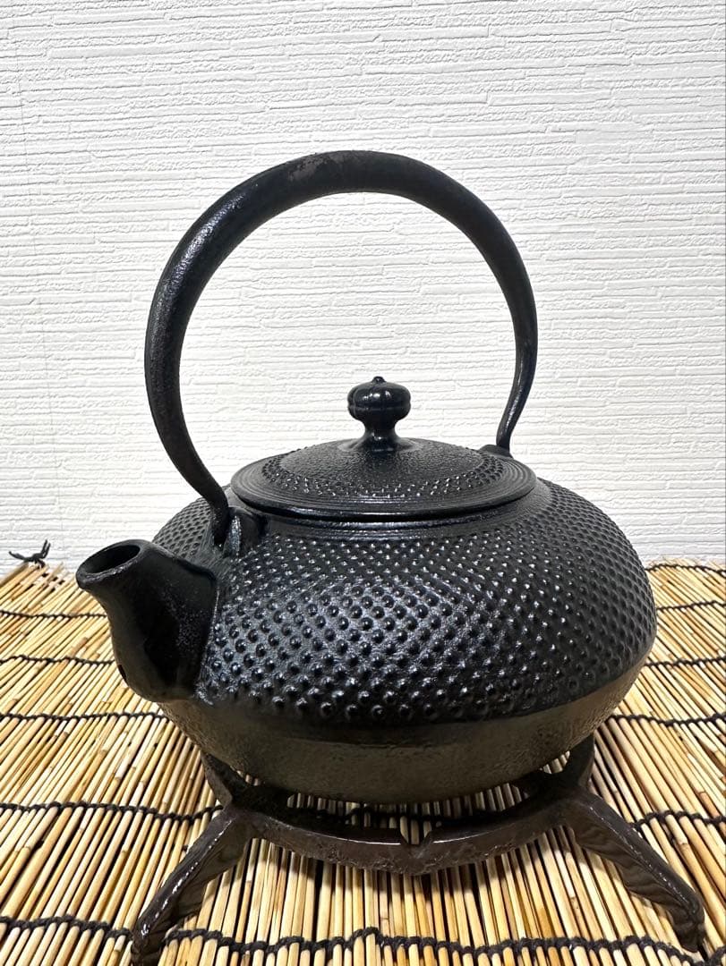 未使用品　南部運南堂鍋元造　南部鋳吉銘１５型アラレ　南部鉄瓶　南部鉄器　調理器具
