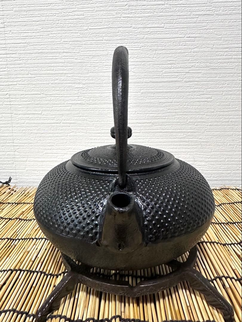 未使用品　南部運南堂鍋元造　南部鋳吉銘１５型アラレ　南部鉄瓶　南部鉄器　調理器具