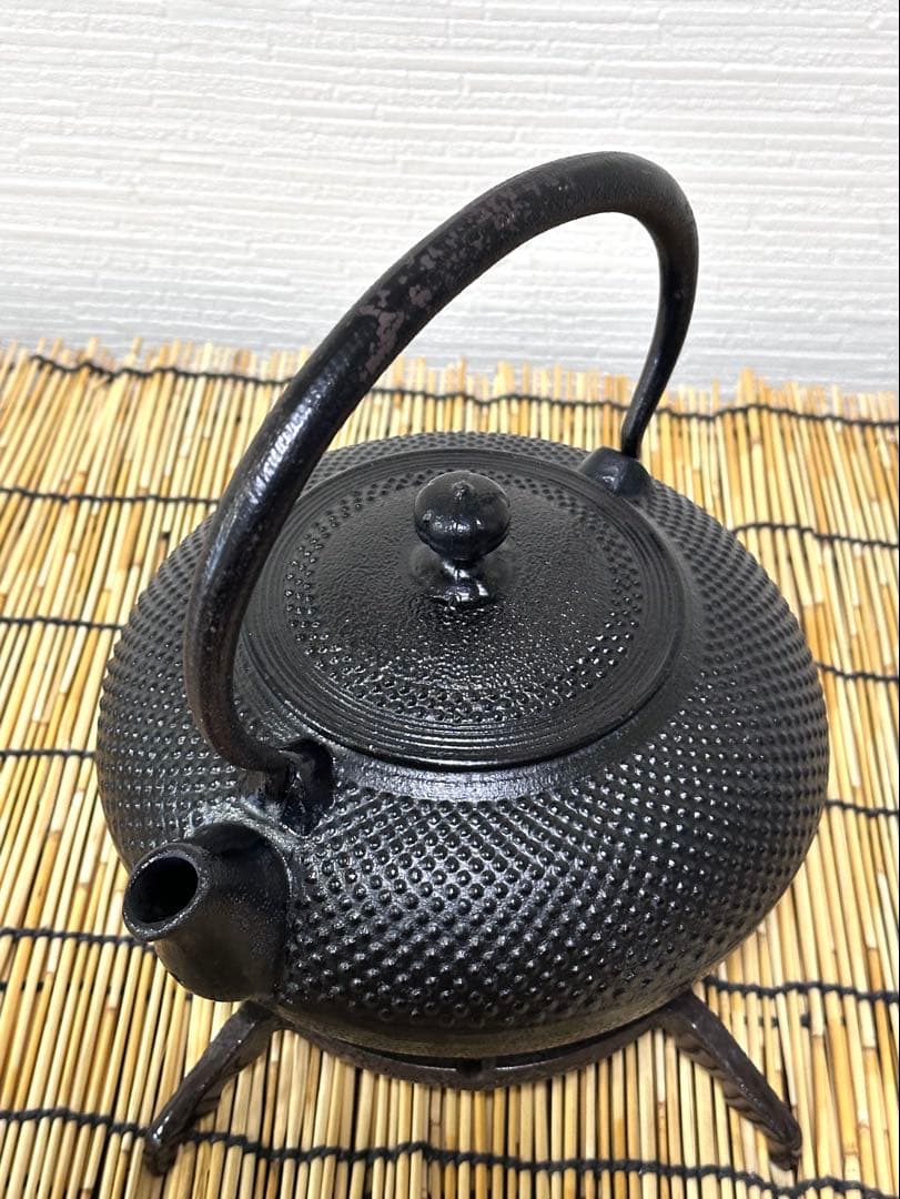 未使用品　南部運南堂鍋元造　南部鋳吉銘１５型アラレ　南部鉄瓶　南部鉄器　調理器具