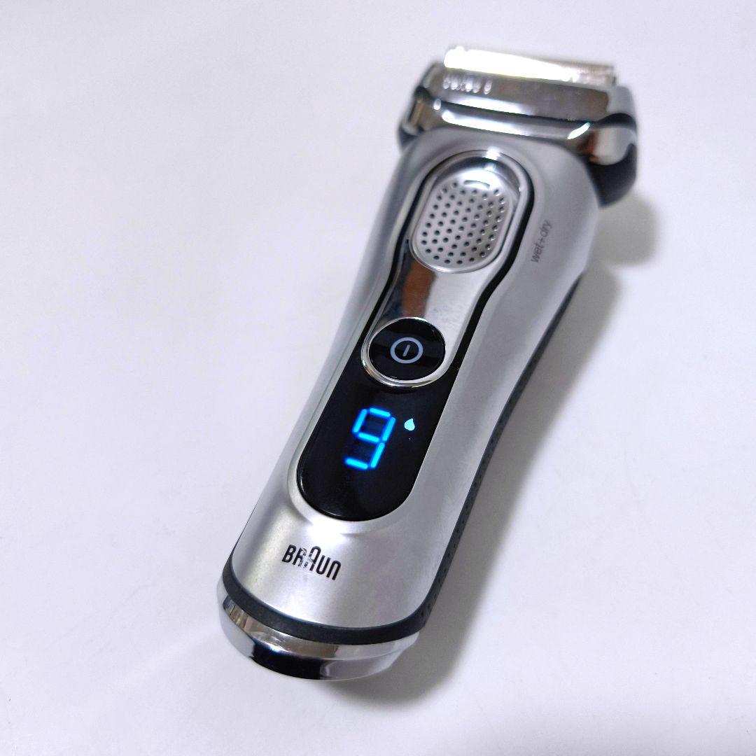 【送料無料】ブラウン BRAUN series9 Type 5793 洗浄機付き