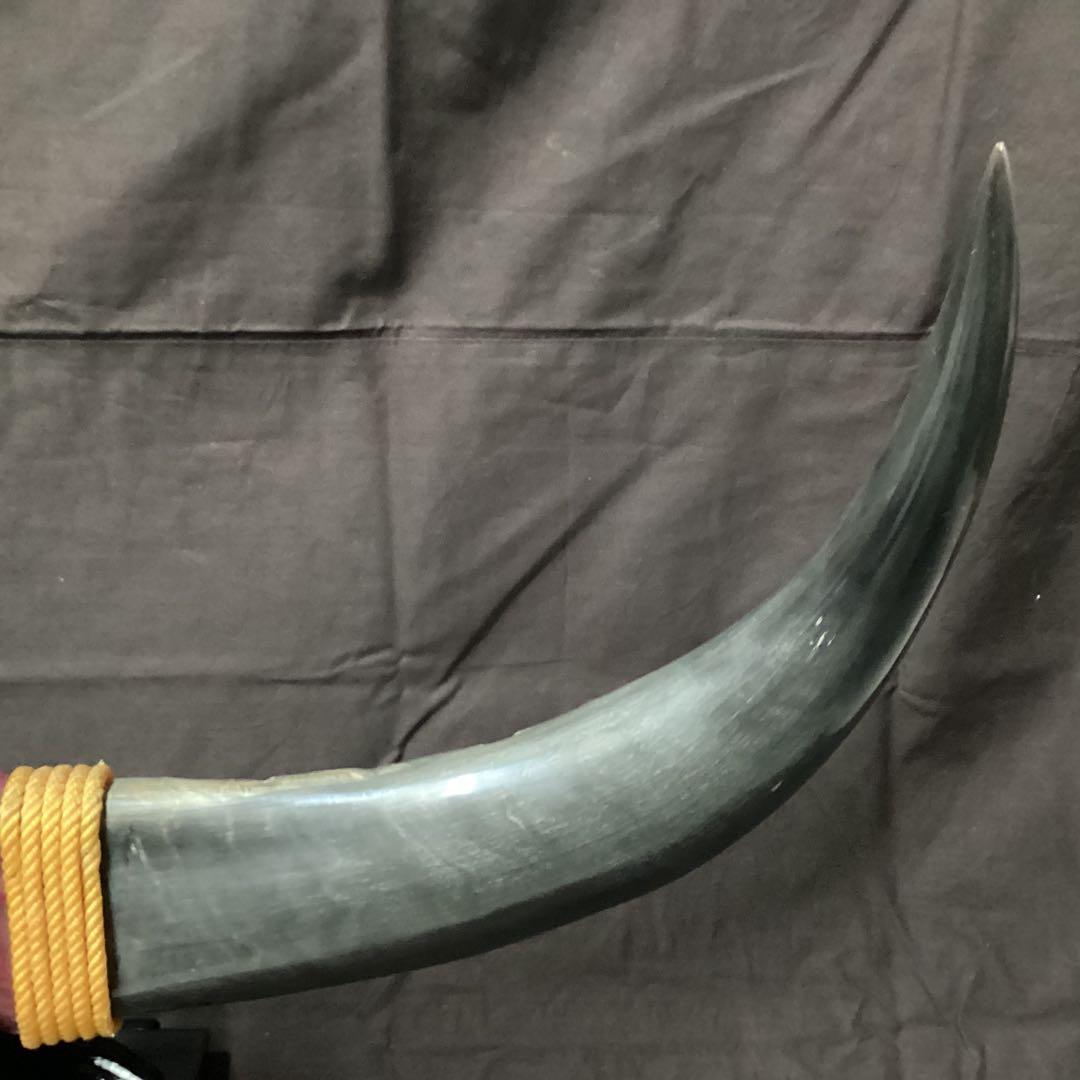 大型角製装飾置物 黒色台座付き
