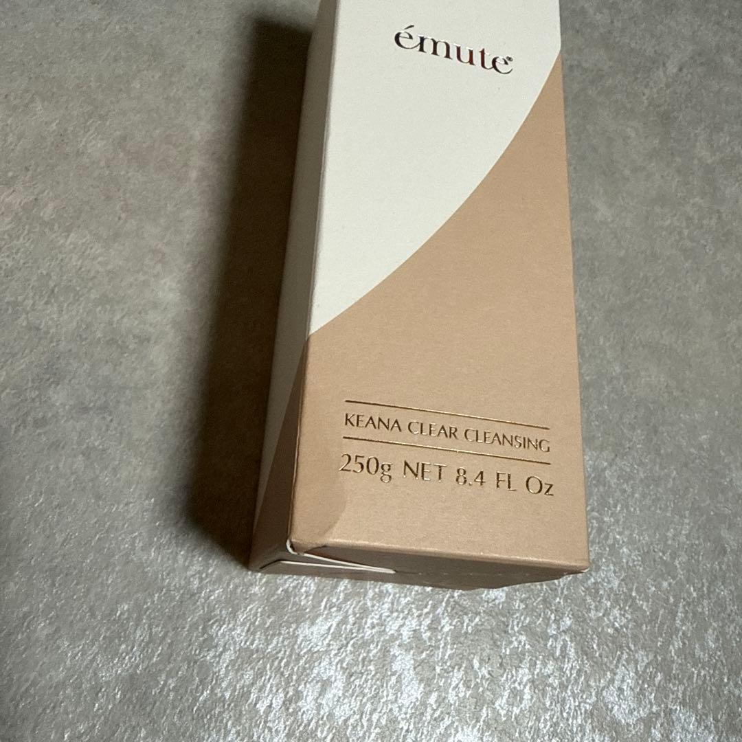 émute KEANA CLEAR CLEANSING エミューテ　毛穴