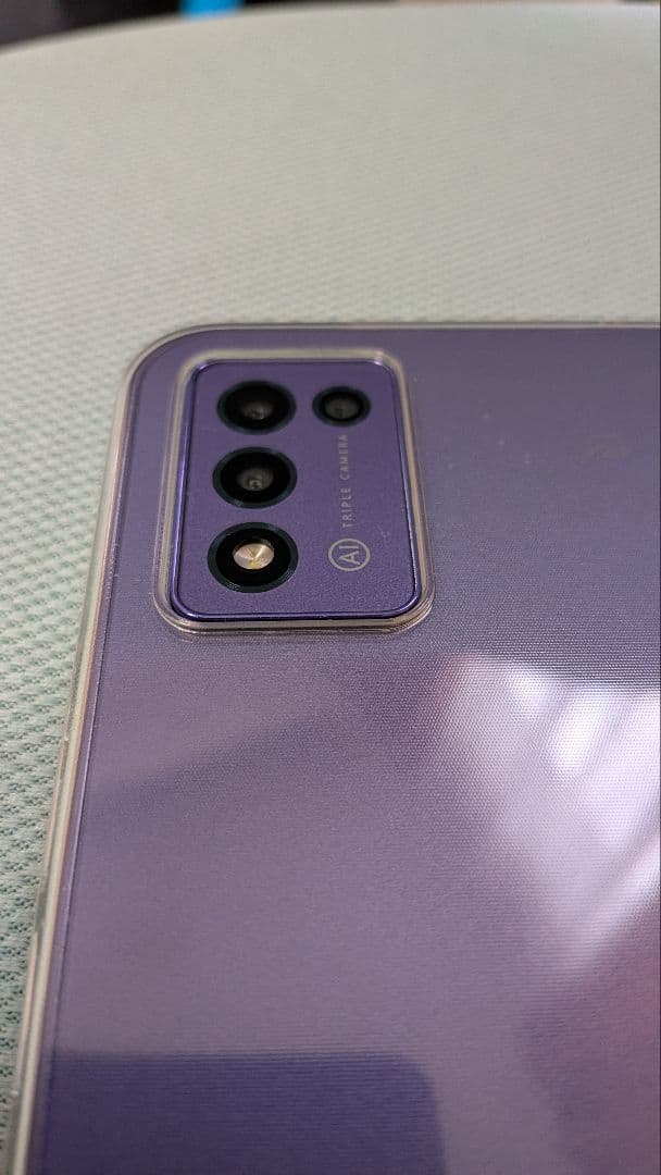 MyOS搭載 スマートフォン トリプルカメラ 紫