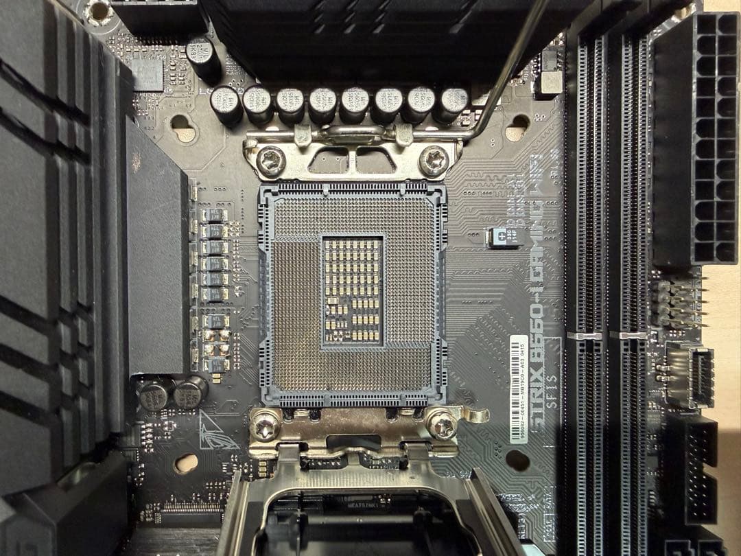 【ジャンク品】ASUS ROG STRIX B660-GAMING WIFI