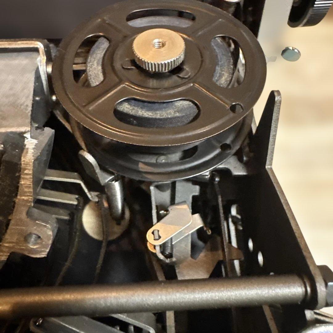 Olivetti Lettera 32 手動タイプライター
