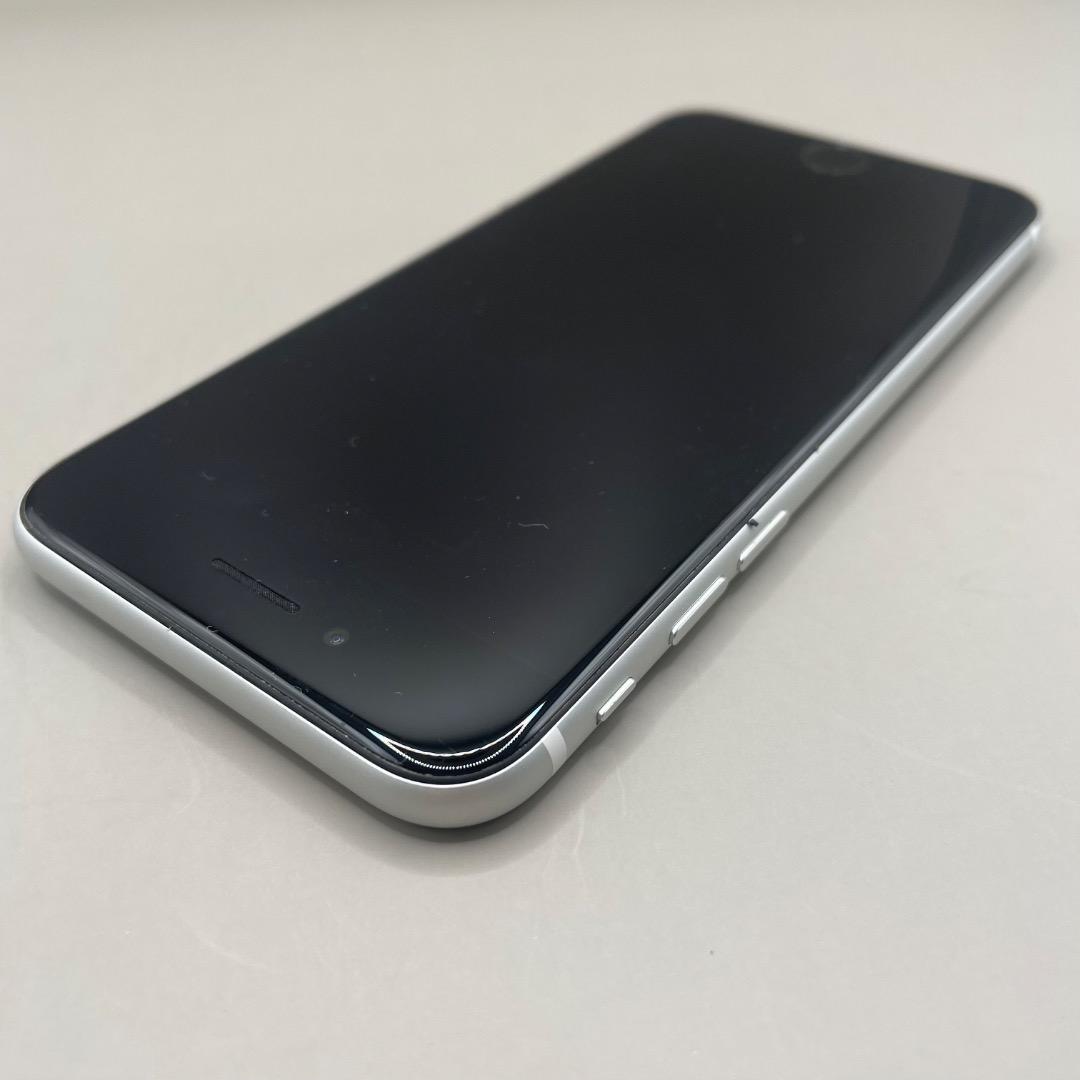美品✨iPhone SE(第２世代)128GBホワイト バッテリー新品100％