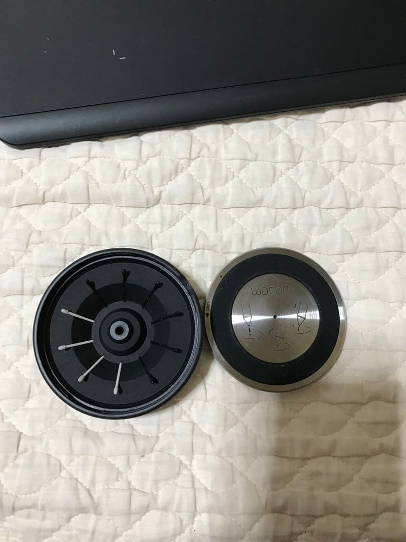 Wacom intuos pro medium PTH-660 ペンタブレット