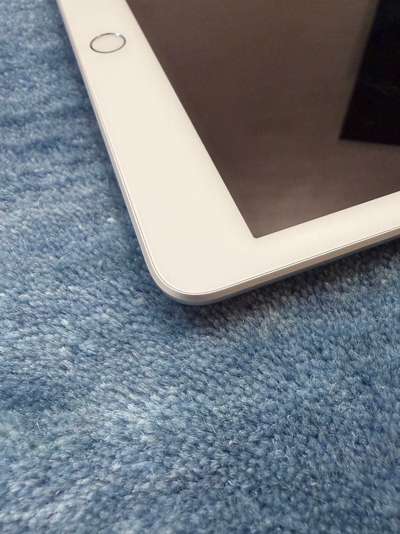 Apple iPad (第8世代) 32GB 美品