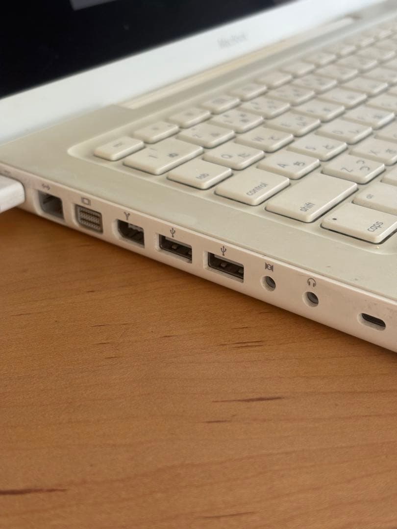 【HDD→SSD換装済み】MacBook 5.2（2009年）【ジャンク品扱い】