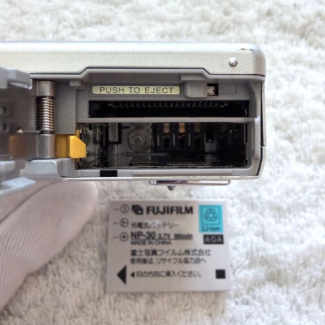 極上品【動作品】FUJIFILM 富士フイルム FinePix F440 レトロ