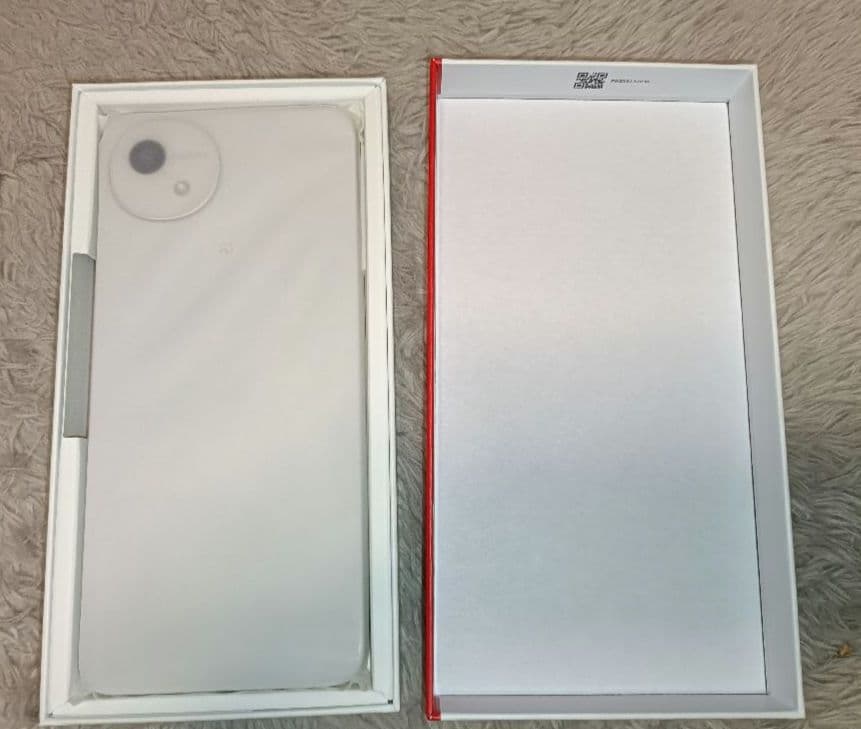 AQUOS wish 5 本体 ホワイト アクオス SHARP