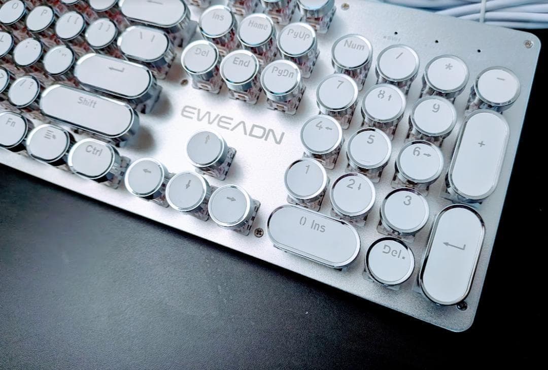 【新品 未使用品】パンクメカニカルゲーミングキーボードEWEADN 全金属パネル
