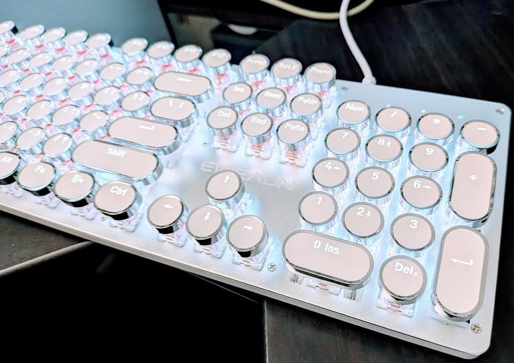 【新品 未使用品】パンクメカニカルゲーミングキーボードEWEADN 全金属パネル
