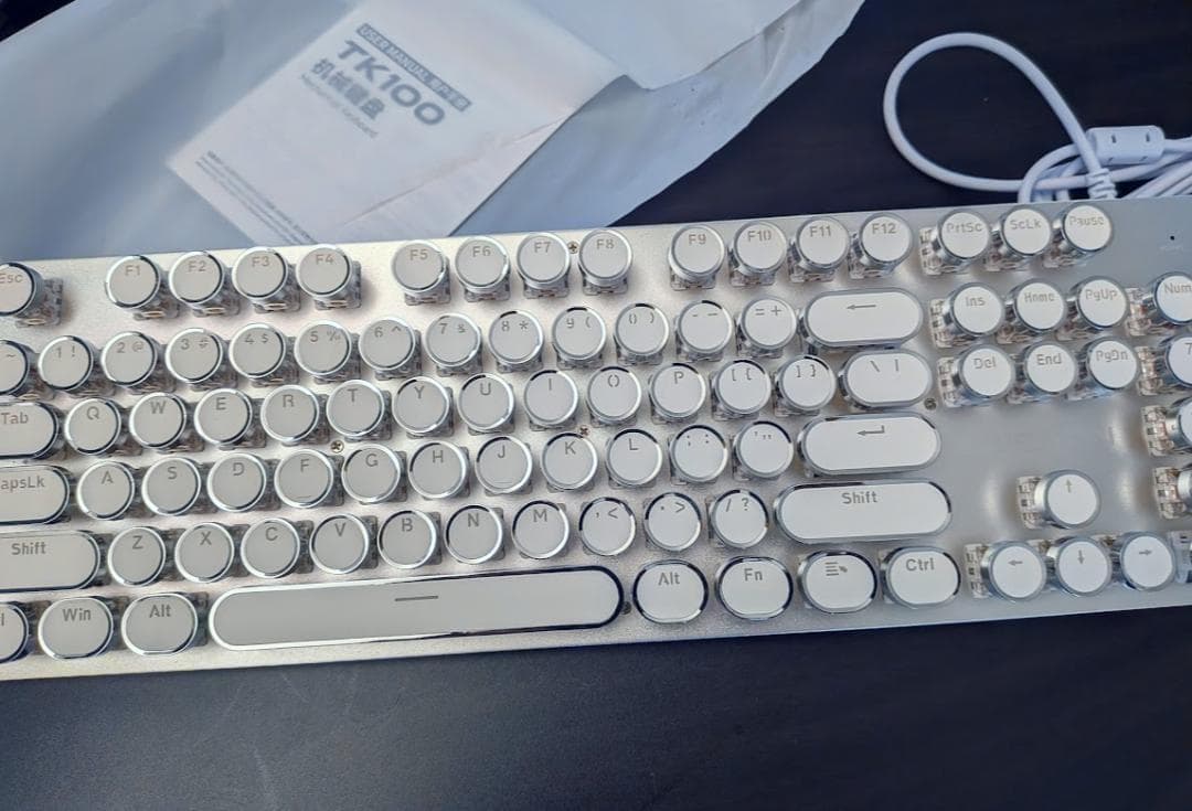 【新品 未使用品】パンクメカニカルゲーミングキーボードEWEADN 全金属パネル