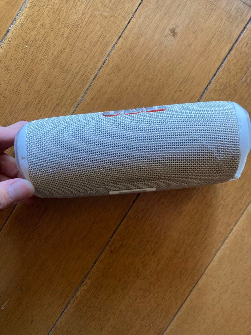JBL flip6 ホワイト　早い者勝ち！