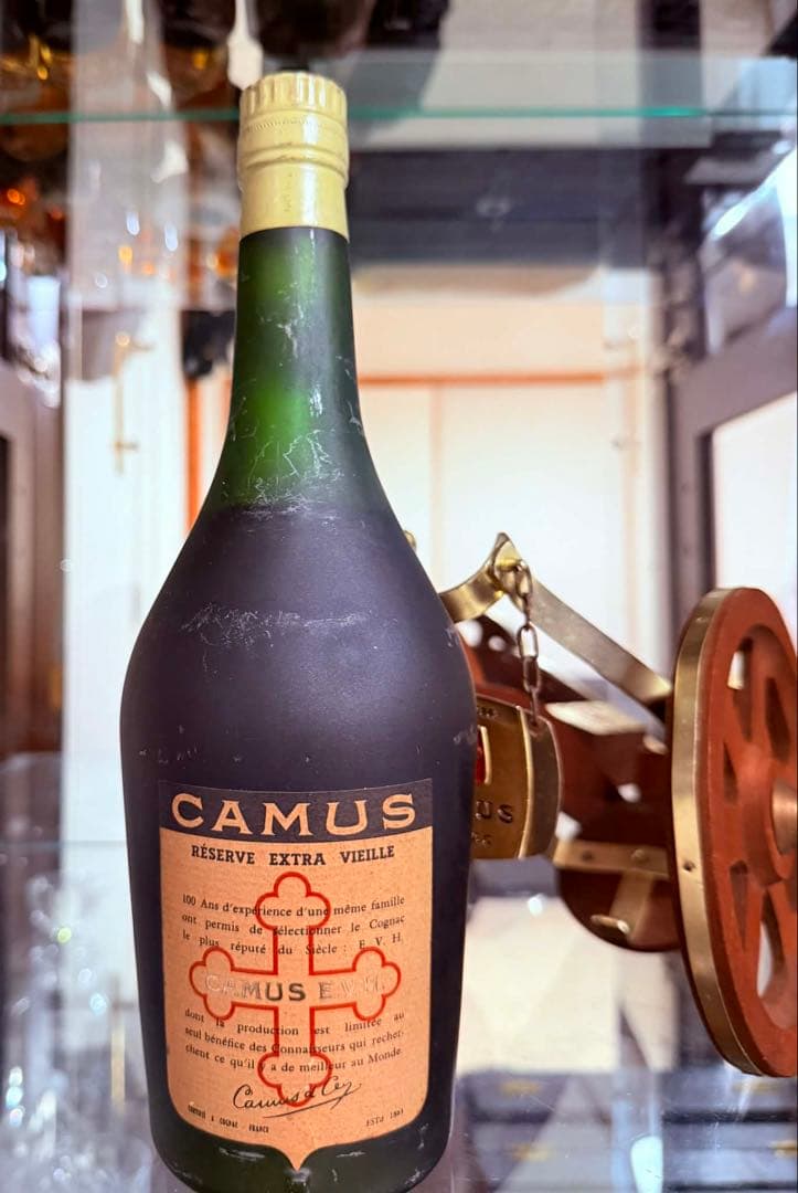 カミュRESERVE EXTRA VIEILLE + 木製の大砲.