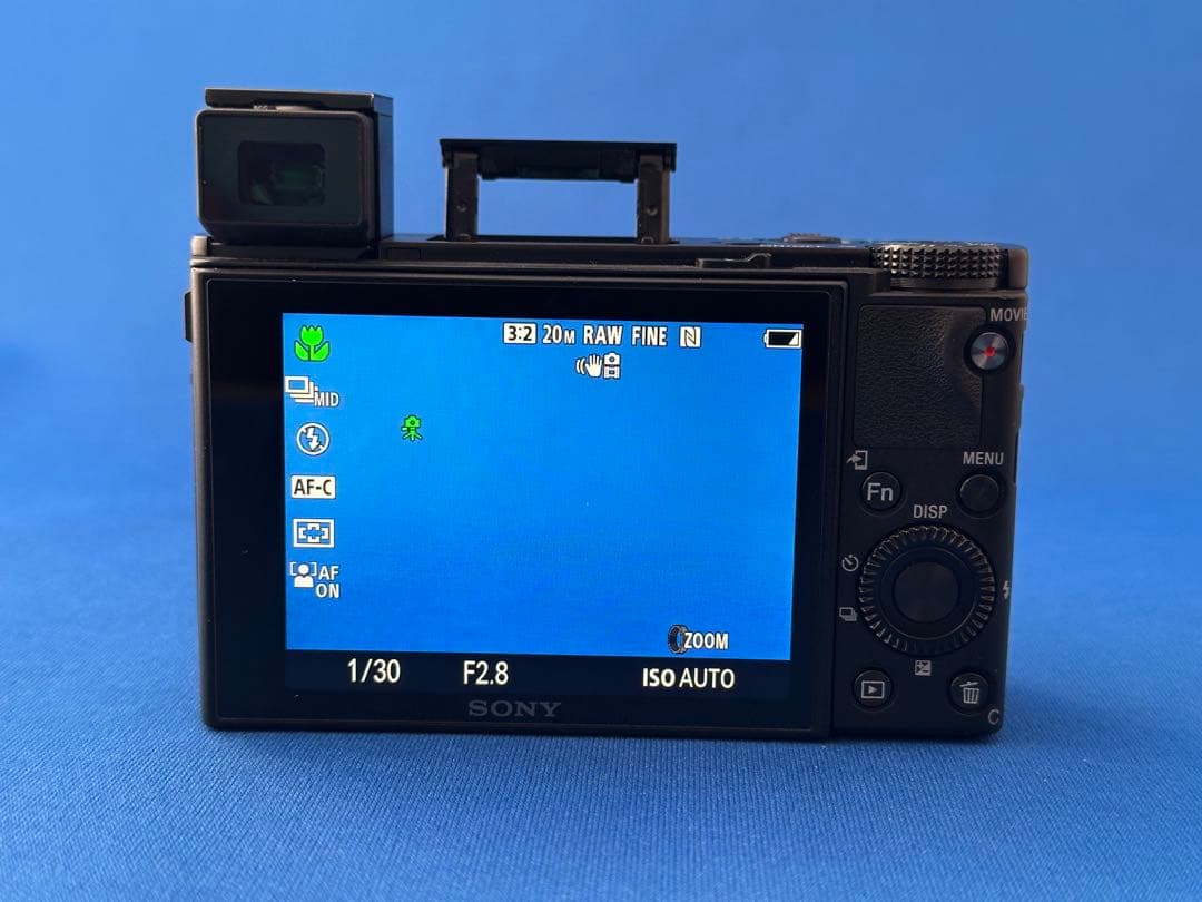 SONY サイバーショット DSC-RX100M6