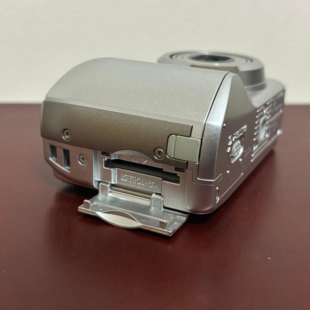 【単三電池で動く！】Nikon COOLPIX 7600 シルバー 動作確認済