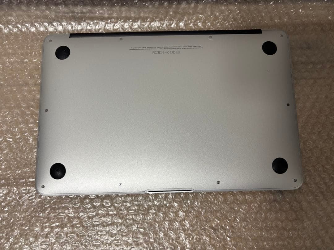 apple MacBook Air 11インチ　A1465 SSD