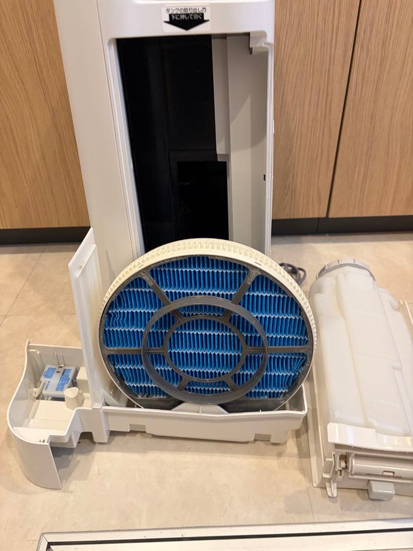 SHARP シャープ 加湿空気清浄機 KC-J50-W 2022年製 ★