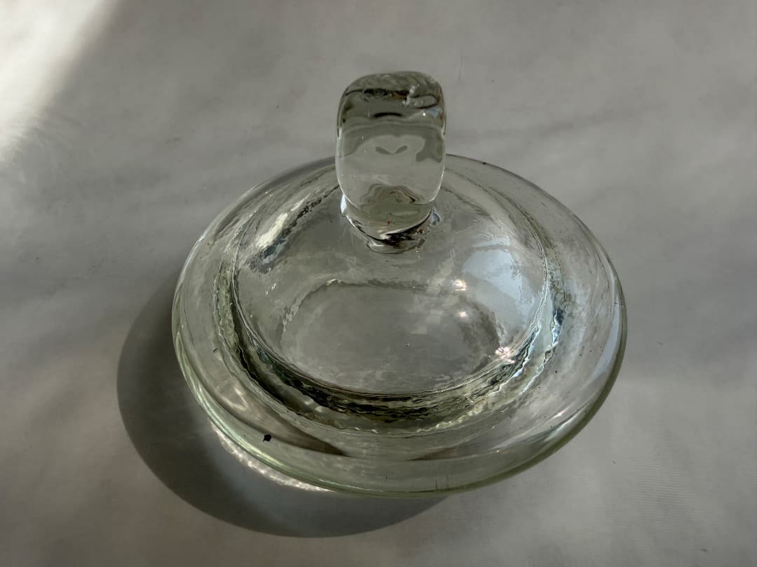 小谷眞三　倉敷ガラス　胴丸蓋物　薄緑