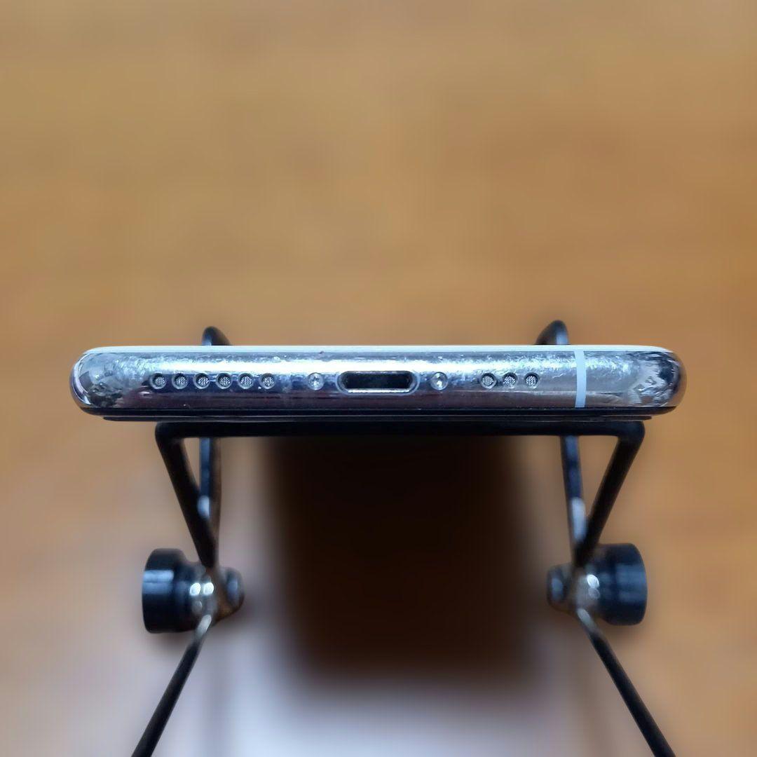 ③iPhone Xs シルバー　256GB