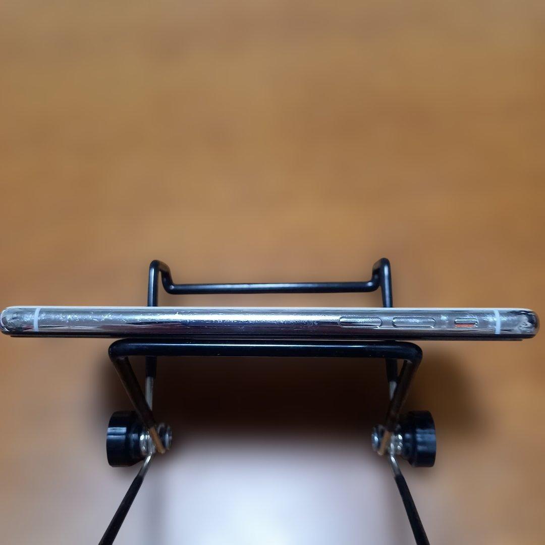 ③iPhone Xs シルバー　256GB