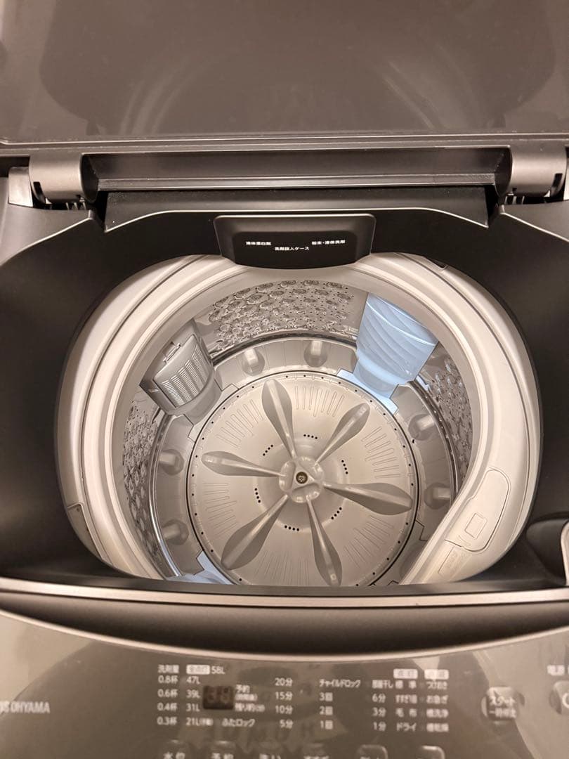 アイリスオーヤマ　洗濯機　ブラック　8kg IAW-T806HA