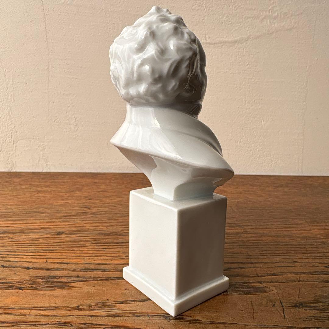 AUGARTEN アウガルテン オーストリア シューベルト フィギュリン 陶器製