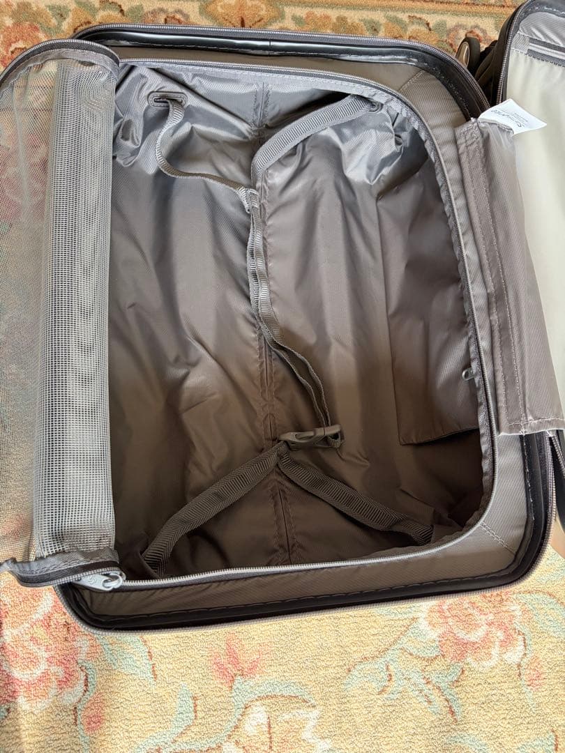 Samsonite キャリーケース Arq Spinner 55/20